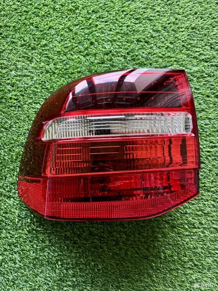 Фонарь задний левый Porshe Cayenne 957